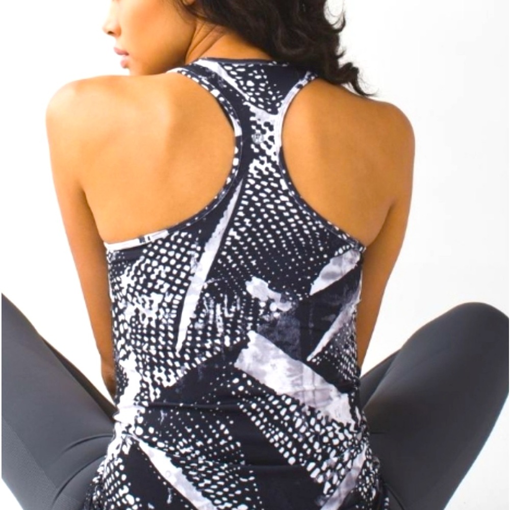 Lululemon Cool Racerback Static Mist White in Size 6